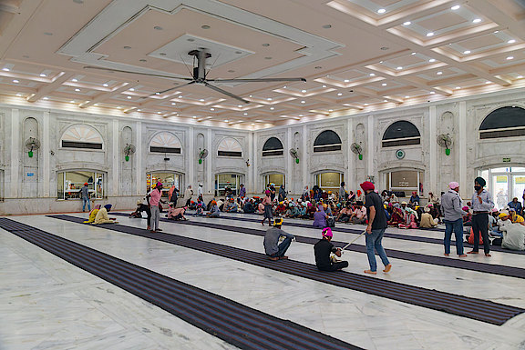 D40A4944-wV.jpg 